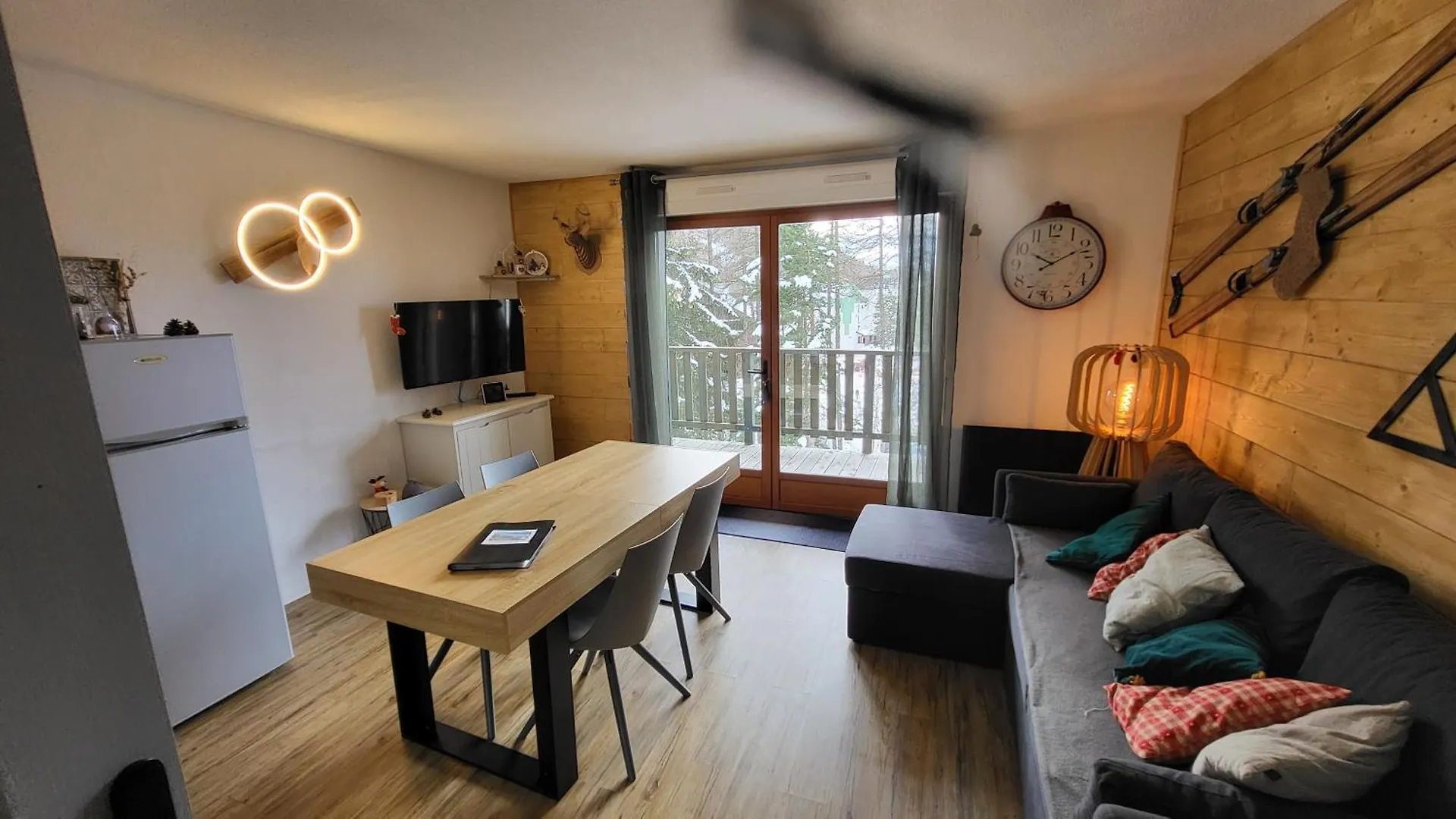Appartement 4 A 6 Personnes - Chalets D'Aurouze - La Joue Du Loup Saint-Étienne-en-Dévoluy France